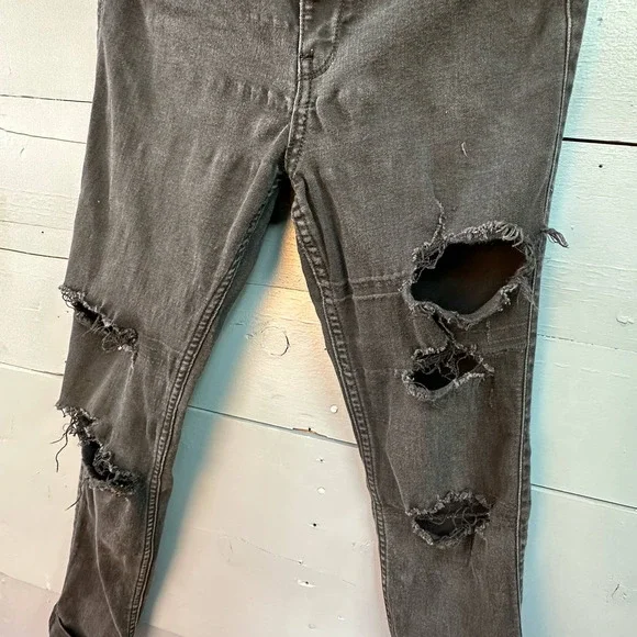 Hollister High-Rise Crop Jean Leggings - Picture 3 of 6